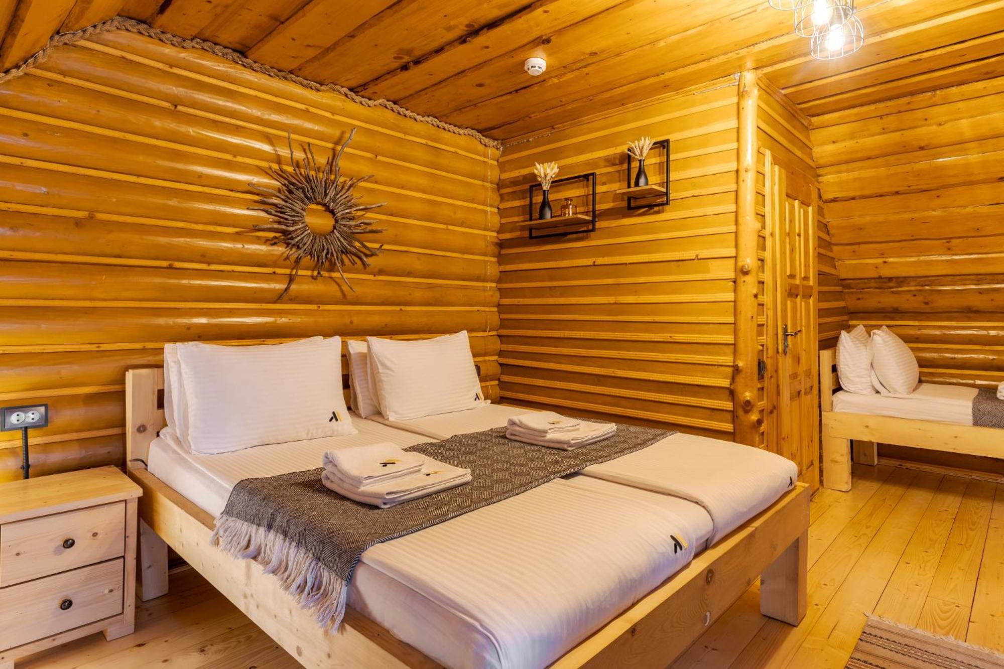 Gremi Hotel ดราโฮบรัท ภายนอก รูปภาพ