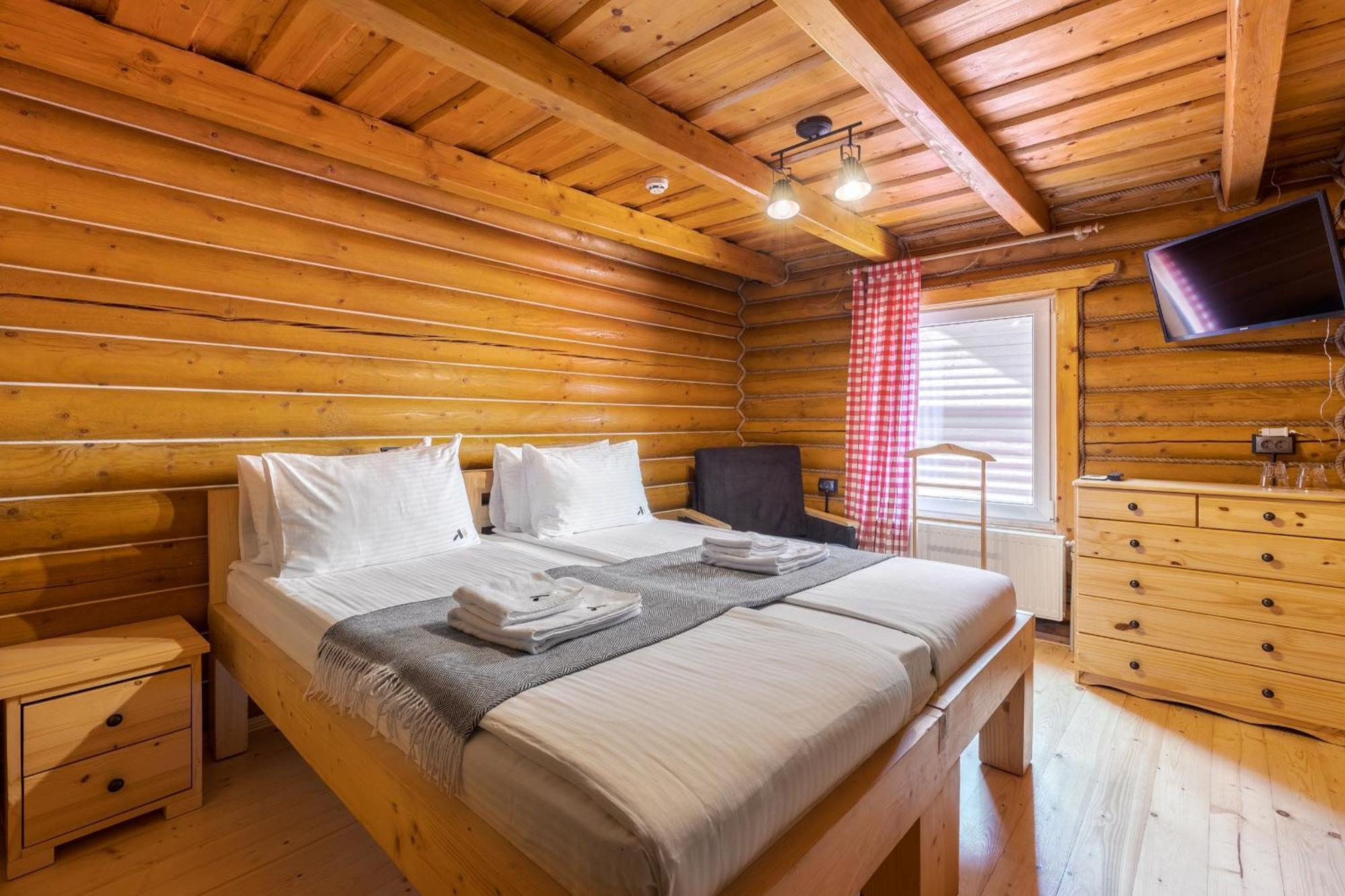 Gremi Hotel ดราโฮบรัท ภายนอก รูปภาพ